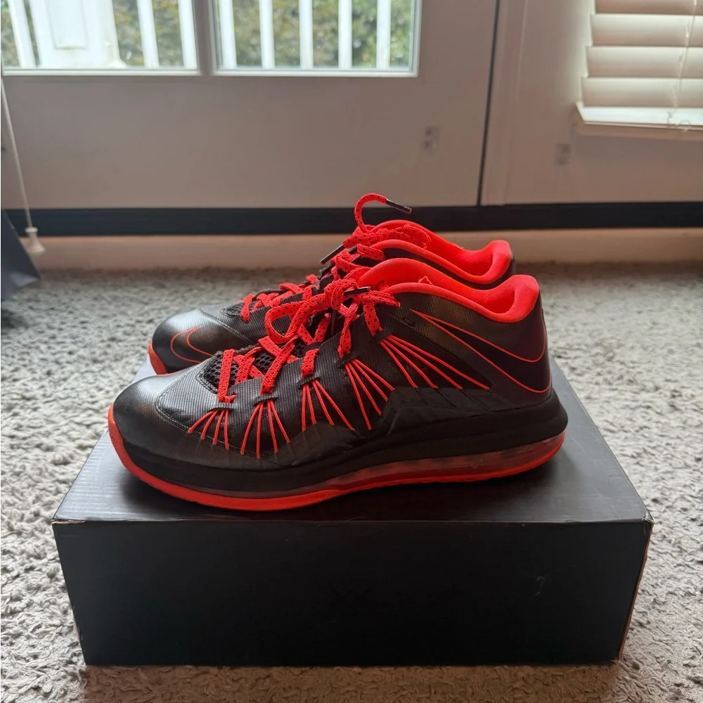 Lebron Nike Men's Black and Red Athletic Sneakers. Size 8.5. - Picture 3 of 9